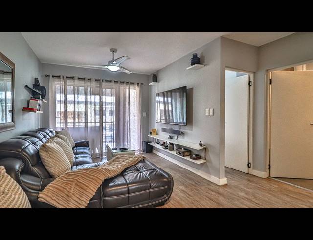 2 BEDROOM FLAT FOR SALE IN UMBOGINTWINI